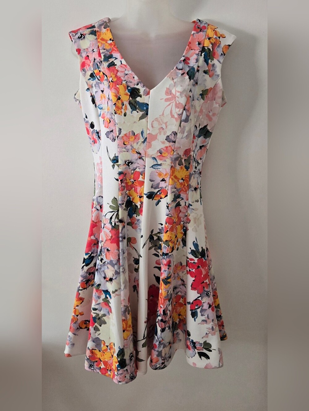 Just Taylor Fit And Flare Dress Sz 8 Sleeveless Knee Length V Neck Back Zipper